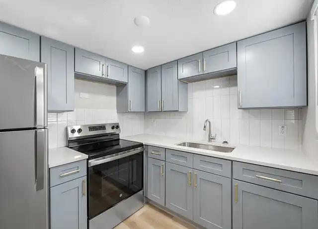 Property at Amber Oaks - 155 E Davis Blvd, Tampa, FL, 33606, 1-2 bed, 1 bath, [object Object]