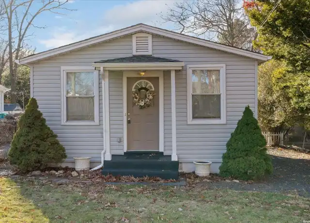 Property at 62 Shell Rd, Rocky Point, NY, 11778, 2 beds, 1 bath, [object Object]