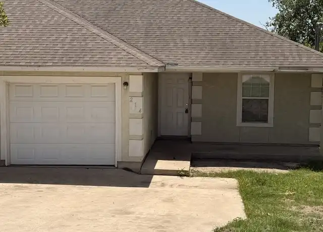 Property at 214 Loma Vista St, New Braunfels, TX, 78130, 2 beds, 2 baths, [object Object]