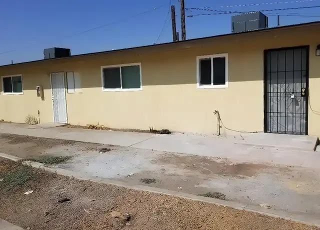 Property at 1821 Lacey St, Bakersfield, CA, 93304, 2 beds, 1 bath, [object Object]