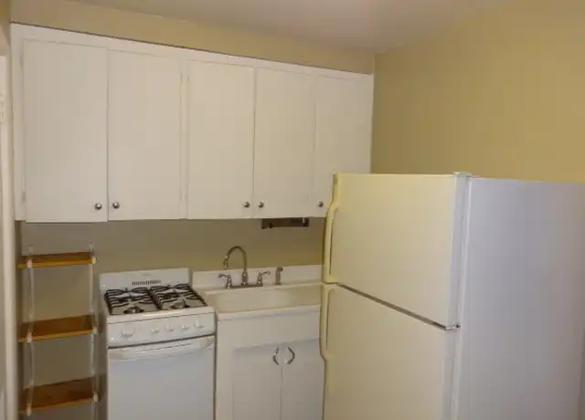Property at 476 Herschel St Unit 8, St Paul, MN, 55104, 1 bed, 1 bath, [object Object]