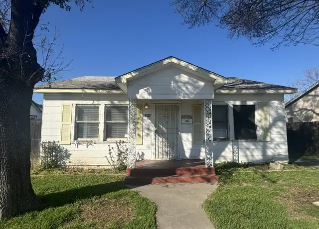 Property at 1637 W Orangeburg Ave, Modesto, CA, 95350, 2 beds, 1 bath, [object Object]