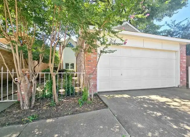 Property at 424 Sycamore Ln, Euless, TX, 76039, 3 beds, 2.5 baths, [object Object]