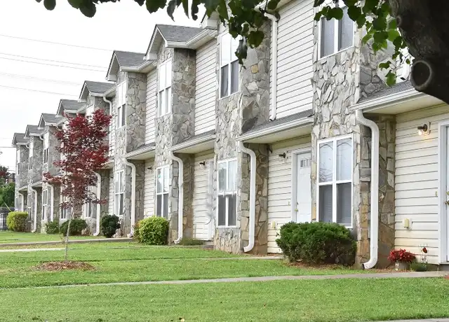 Property at 640 S Main St Unit 9, Mooresville, NC, 28115, 2 beds, 1.5 baths, [object Object]