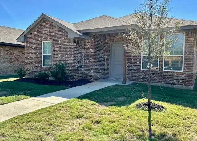 Property at 132 Arnold Ave, Burleson, TX, 76028, 3 beds, 2 baths, [object Object]