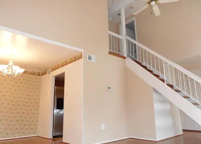 Property at 21 Monarch Dr, Sterling, VA, 20164, 3 beds, 2 baths, [object Object]