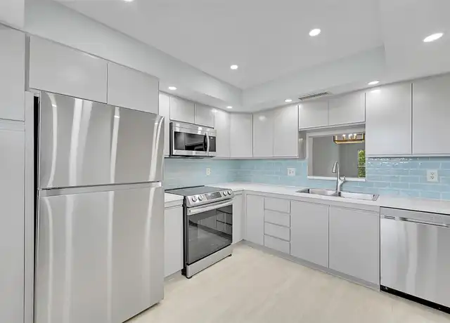 Property at 2004 Granada Dr Unit B4, Coconut Creek, FL, 33066, 2 beds, 2 baths, [object Object]