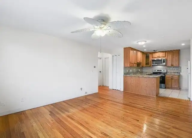 Property at 133 Warren St #11, Watertown, MA, 02472, 2 beds, 1 bath, [object Object]