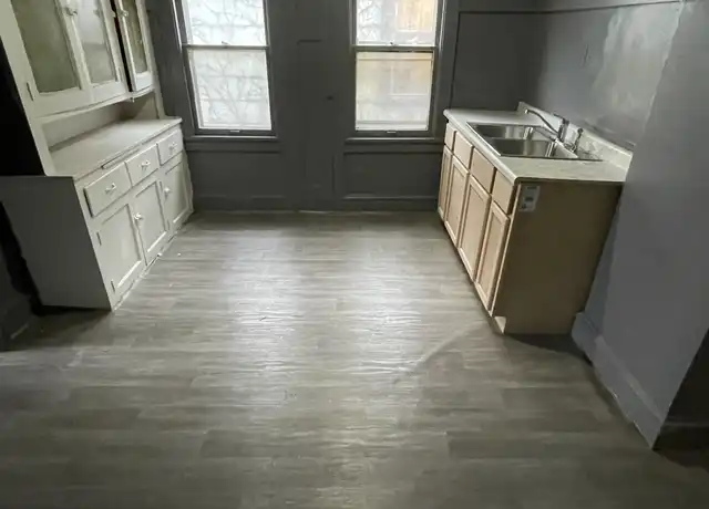Property at 3242 N 28th St, Milwaukee, WI, 53216, 2 beds, 1 bath, [object Object]