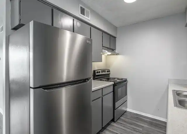 Property at Windsor Gardens - 55 N Ranchwood Blvd, Yukon, OK, 73099, 1-2 bed, 1 bath, [object Object]