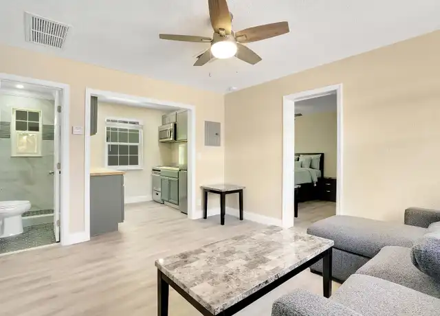 Property at 1001 S Federal Hwy Unit 5, Lake Worth Beach, FL, 33460, 1 bed, 1 bath, [object Object]