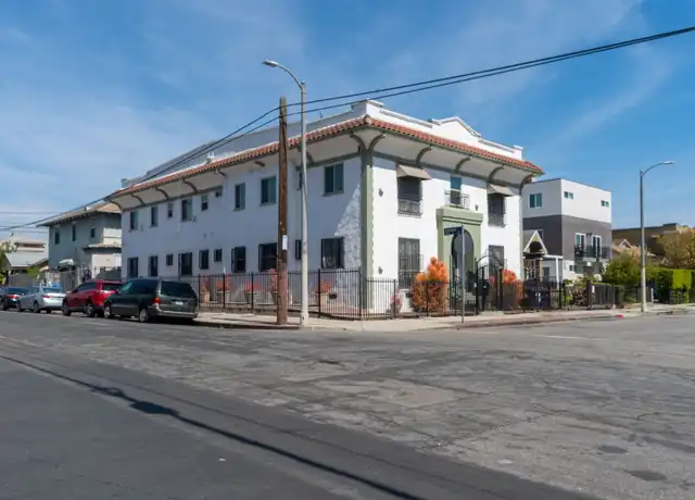Property at 4567 Pickford St Unit 2, Los Angeles, CA, 90019, 1 bed, 1 bath, [object Object]
