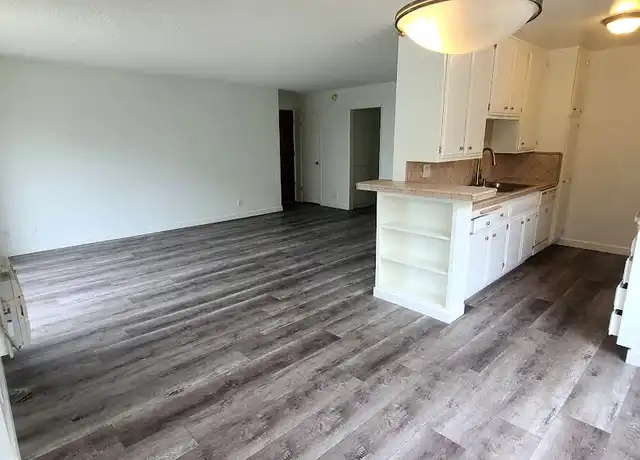 Property at 5555 W 8th St Unit 207, Los Angeles, CA, 90036, 2 beds, 2 baths, [object Object]