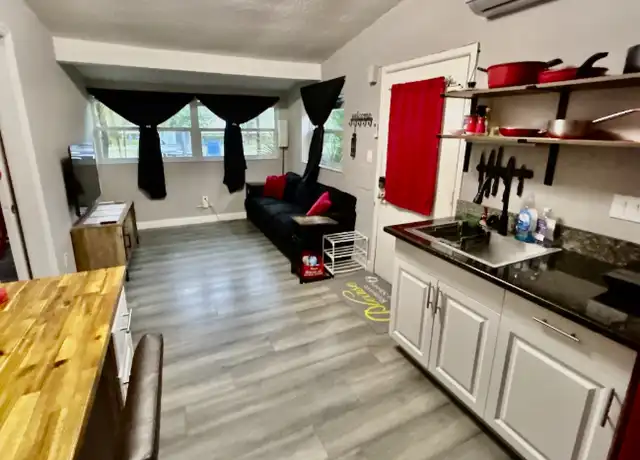 Property at 814 E 126th Ave Unit B, Tampa, FL, 33612, 1 bed, 1 bath, [object Object]