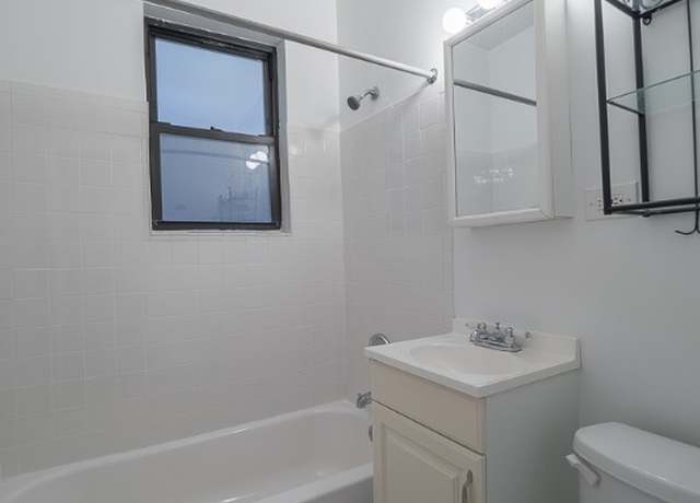 Photo of 342 Park Ave Unit cB4, Glencoe, IL 60022