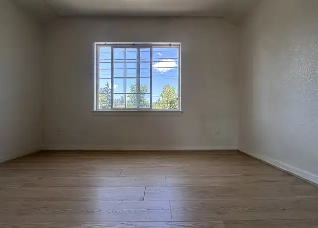 Property at 3100 SE 122nd Ave Unit Main, Portland, OR, 97236, 1 bed, 1 bath, [object Object]