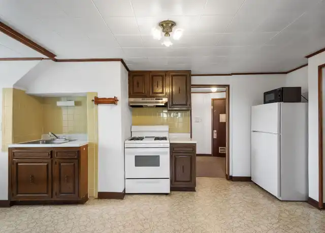 Property at 1855 Montour Street Ext Apt 6, Coraopolis, PA, 15108, 1 bed, 1 bath, [object Object]