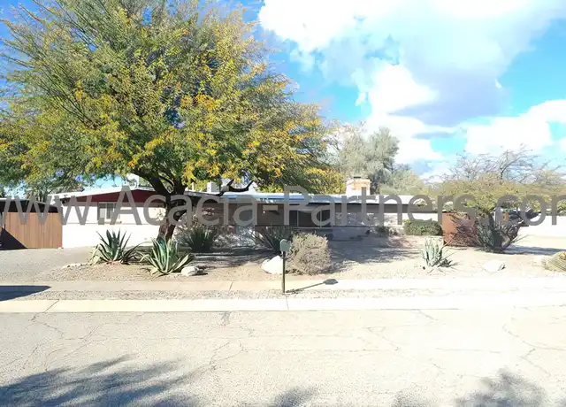 Property at 5611 E Kelso St, Tucson, AZ, 85712, 3 beds, 2 baths, [object Object]