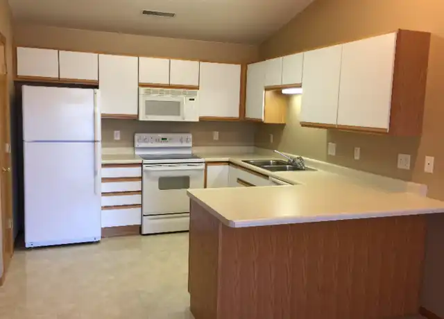 Property at 2707 Triple Crown Ln #12, Iowa City, IA, 52240, 2 beds, 1 bath, [object Object]