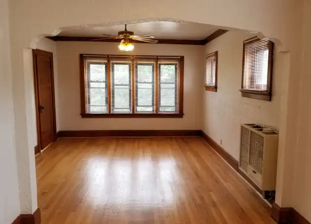 Property at 5231 S Lake Dr Unit 05, Cudahy, WI, 53110, 1 bed, 1 bath, [object Object]