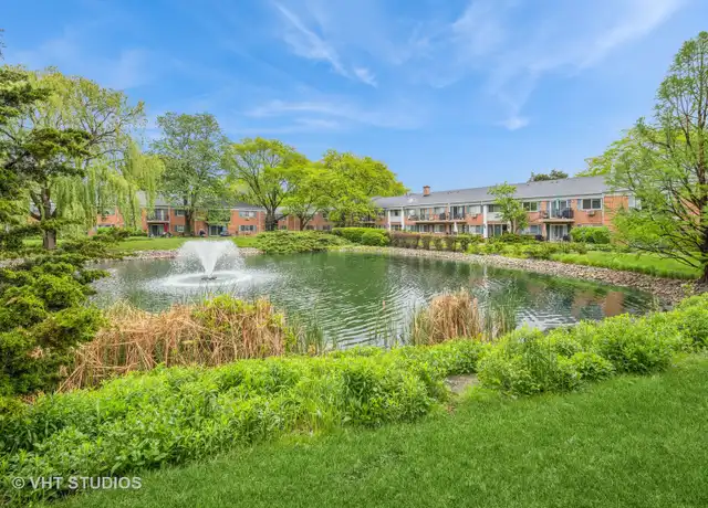Property at 714 E Algonquin Rd Unit J104, Arlington Heights, IL, 60005, 2 beds, 1 bath, [object Object]