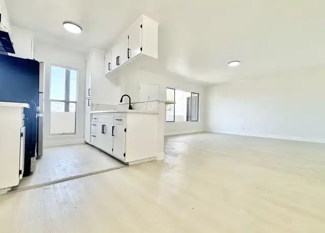 Property at 700 Glenway Dr Unit 6, Inglewood, CA, 90302, 2 beds, 2 baths, [object Object]