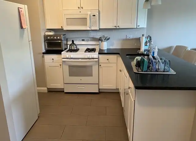 Property at 559 Willard St Unit 6, Quincy, MA, 02169, 1 bed, 1 bath, [object Object]