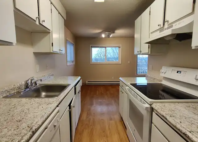 Property at Prime City View LLC - 9929 14th Ave S, Seattle, WA, 98108, 2 beds, 1-1.5 bath, [object Object]