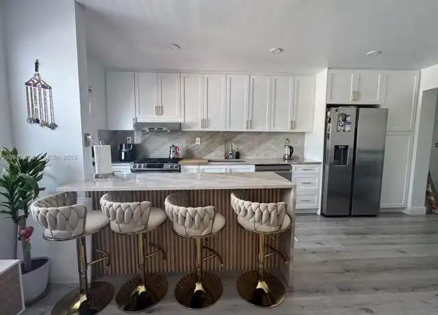 Property at 525 Meridian Ave #402, Miami Beach, FL, 33139, 1 bed, 1 bath, [object Object]