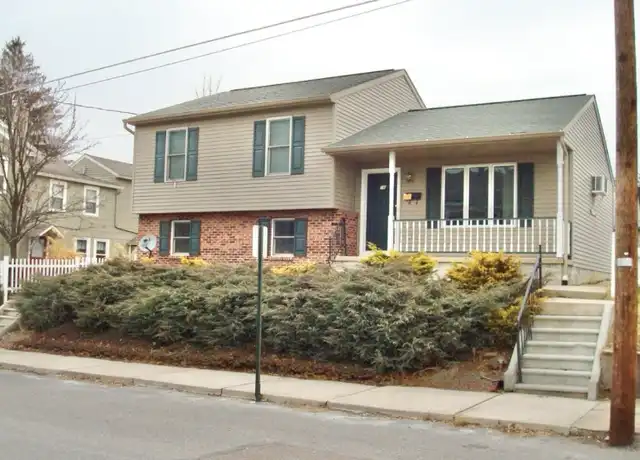 Property at 950 Vine St, Danville, PA, 17821, 4 beds, 1.5 baths, [object Object]