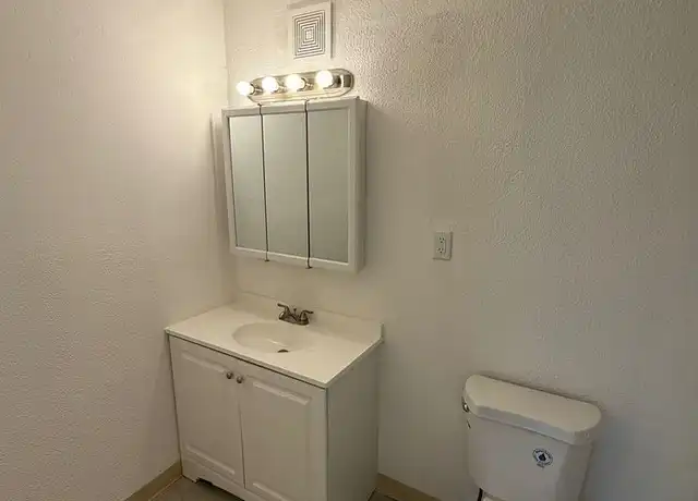 Property at 1903 Peach St Unit 3, Bloomington, IL, 61704, 2 beds, 1.5 baths, [object Object]