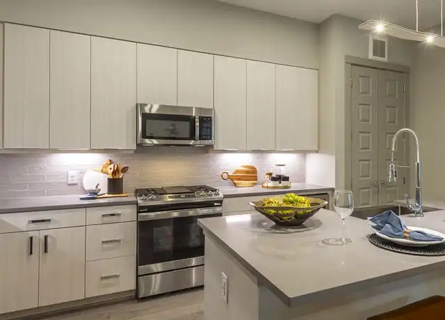 Property at 401 W 25th St Unit DH1, Houston, TX, 77008, 2 beds, 2 baths, [object Object]