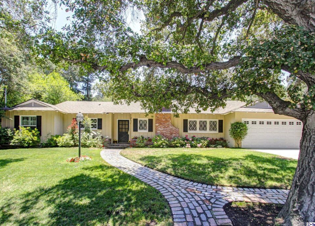 Photo of 1104 Descanso Dr, La Canada Flintridge, CA 91011