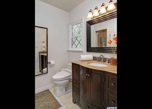 Photo of 1104 Descanso Dr, La Canada Flintridge, CA 91011