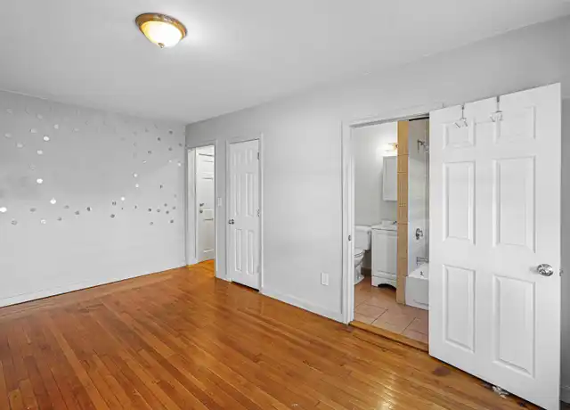 Property at 126 Sumner Ave Unit 3, Central Falls, RI, 02863, 1 bed, 1 bath, [object Object]