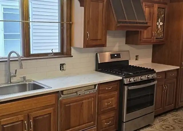 Property at 29 Lambert St Unit 1, Medford, MA, 02155, 2 beds, 1 bath, [object Object]