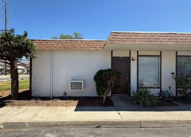 Property at 1200 Marr St Unit 1200 D, Wenatchee, WA, 98801, 1 bed, 1 bath, [object Object]