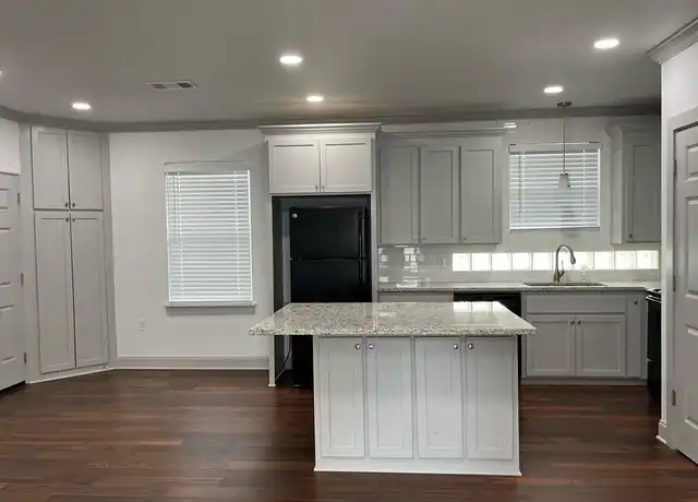 Property at 884 Steele Blvd, Baton Rouge, LA, 70806, 2 beds, 1 bath, [object Object]