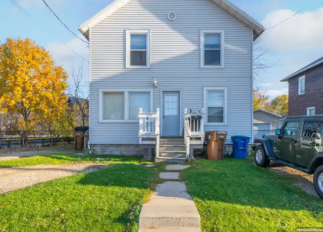 Property at 433 Ahnaip St Unit 433, Menasha, WI, 54952, 2 beds, 1 bath, [object Object]