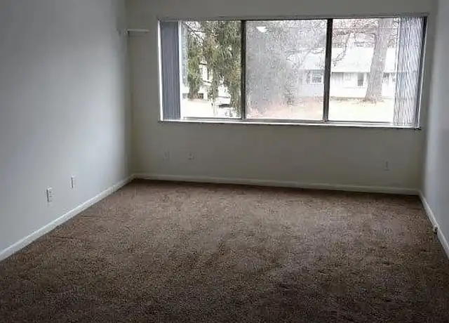 Property at 1226 E Maywood Ave Unit 108, Peoria, IL, 61603, 2 beds, 1 bath, [object Object]