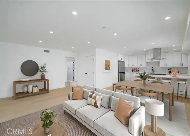 Property at 1334 9th St Unit 5, Santa Monica, CA, 90401, 2 beds, 2 baths, [object Object]