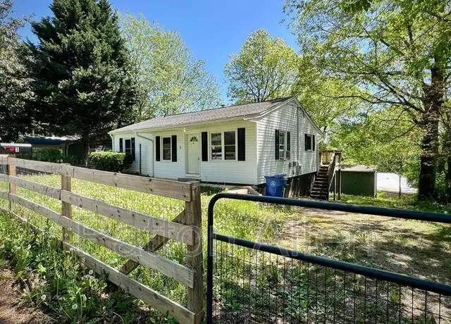Property at 3 La Rue St, Asheville, NC, 28806, 3 beds, 1 bath, [object Object]