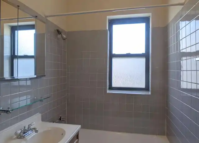 Property at 2244 W Wilson Ave Unit 2244-203, Chicago, IL, 60625, 0 beds, 1 bath, [object Object]