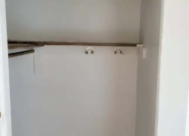 Property at 5662 N Ridge Ave Unit 1, Chicago, IL, 60660, 1 bed, 1 bath, [object Object]