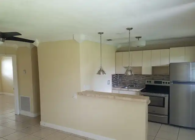 Property at 1407 Holly Heights Dr Unit 4, Fort Lauderdale, FL, 33304, 2 beds, 1 bath, [object Object]