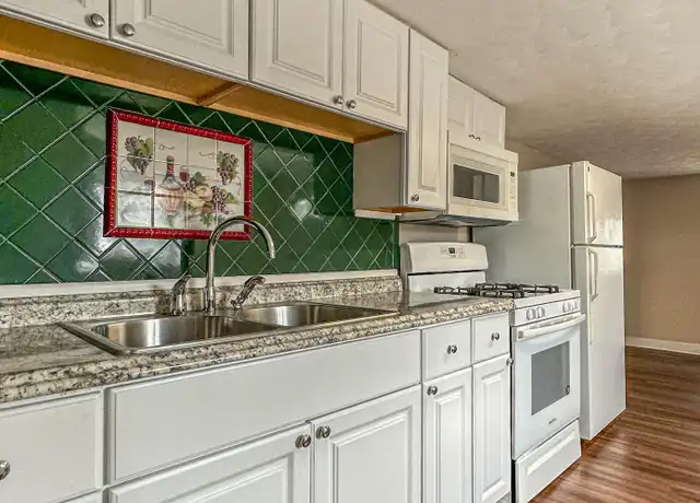 Property at 502 Cypress St Unit 1, Throop, PA, 18512, 1 bed, 1 bath, [object Object]