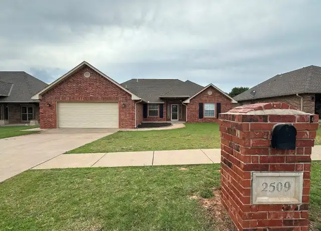 Property at 2509 SE 9th St, Moore, OK, 73160, 3 beds, 2 baths, [object Object]