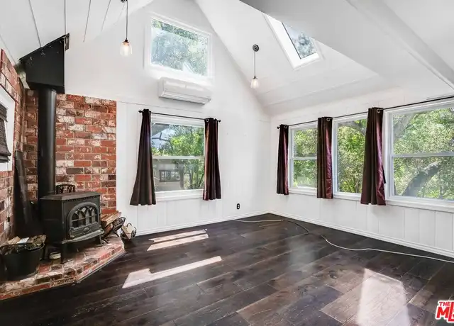 Property at 638 N Topanga Canyon Blvd, Topanga, CA, 90290, 2 beds, 1 bath, [object Object]