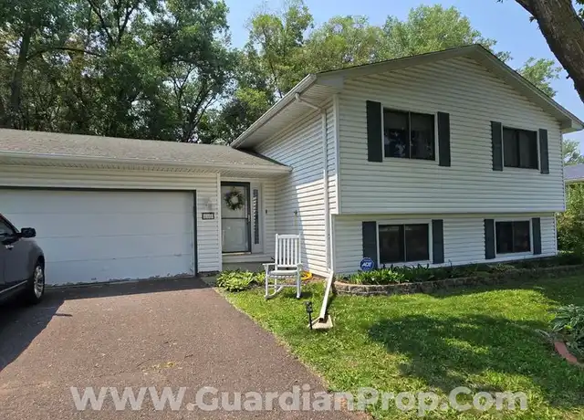 Property at 2305 Woodbridge Cir, Saint Paul, MN, 55113, 4 beds, 2 baths, [object Object]