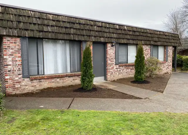 Property at 112 147th Ave SE Unit 3, Bellevue, WA, 98007, 2 beds, 1 bath, [object Object]